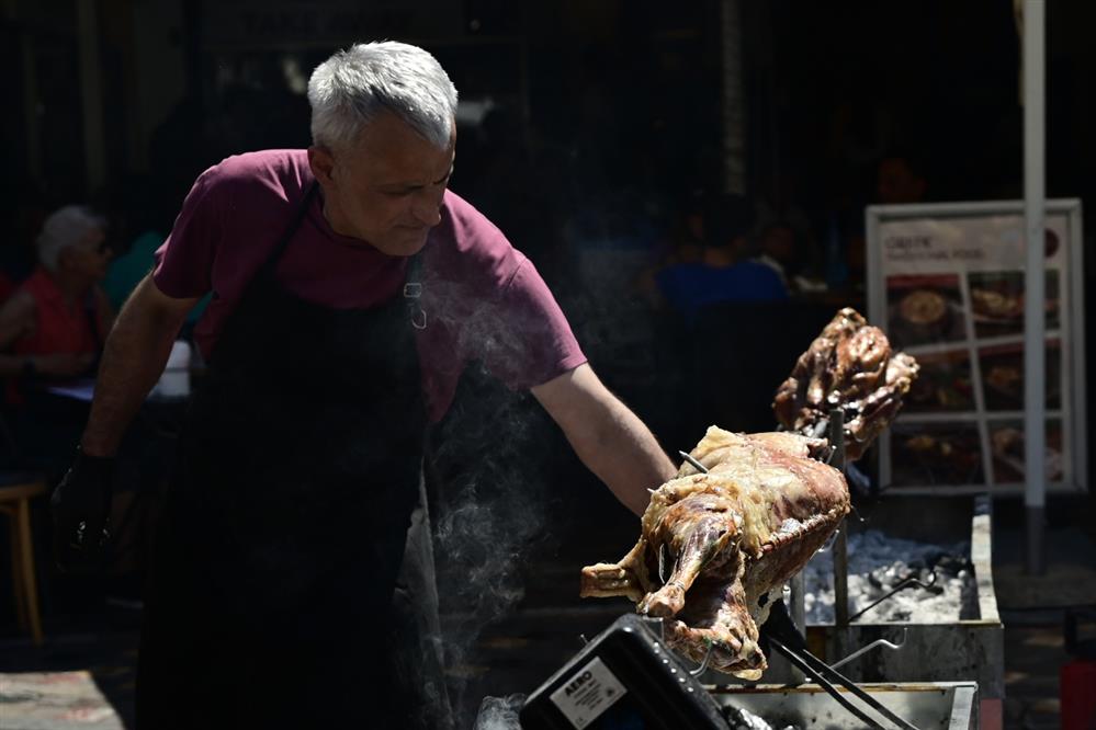 Μοναστηράκι - Αρνί - σούβλες