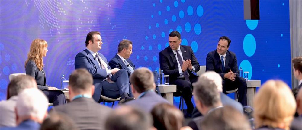 Β. Κικίλιας