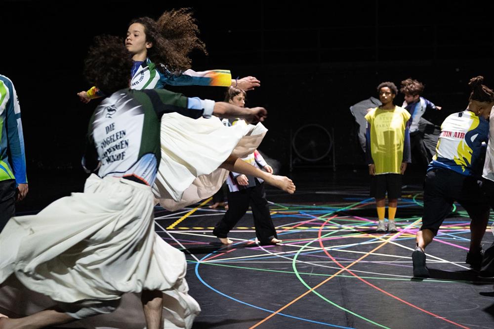 Exit Above - Anne Teresa De Keersmaeker