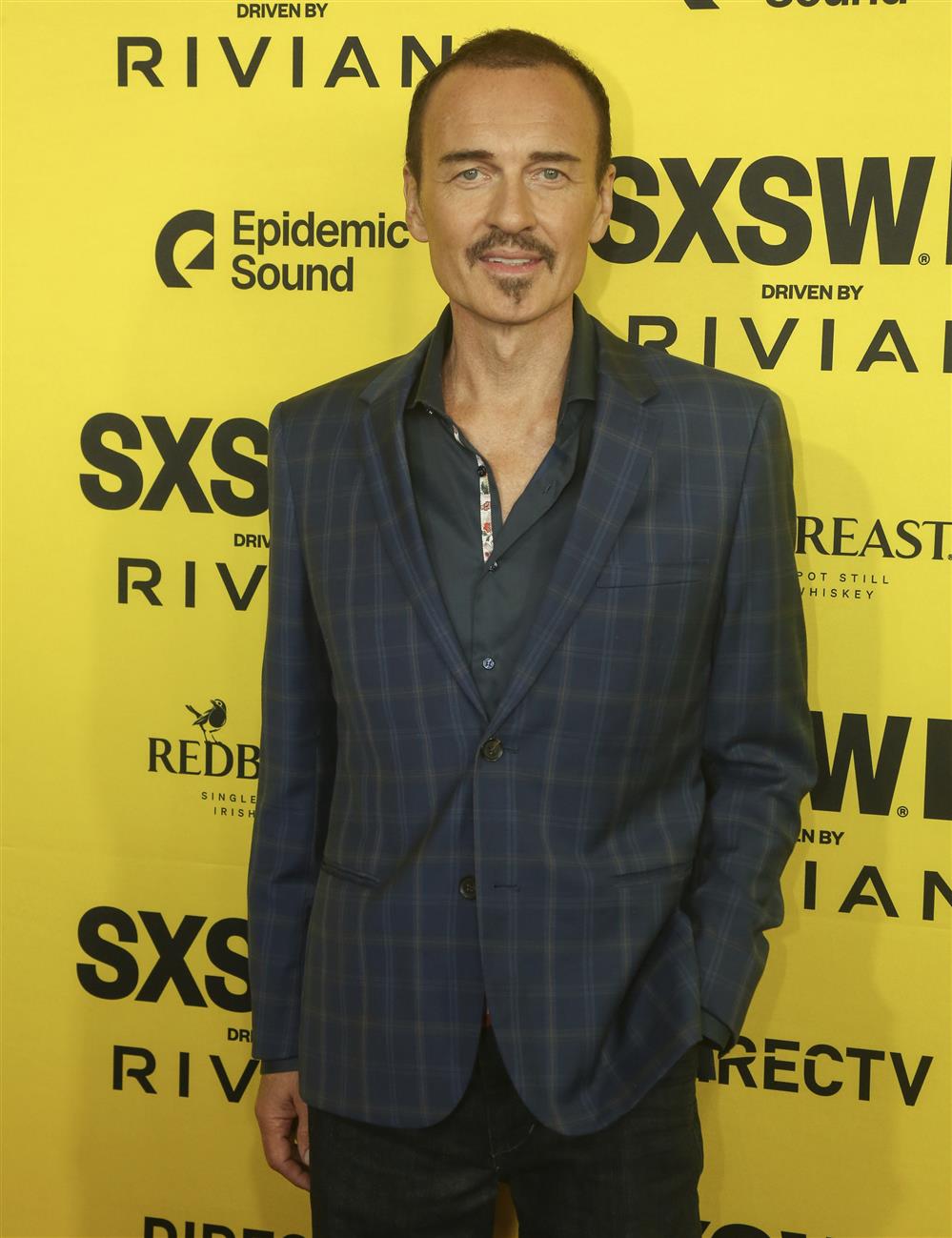 Τζούλιαν ΜακΜάχον Τζούλιαν ΜακΜάχον