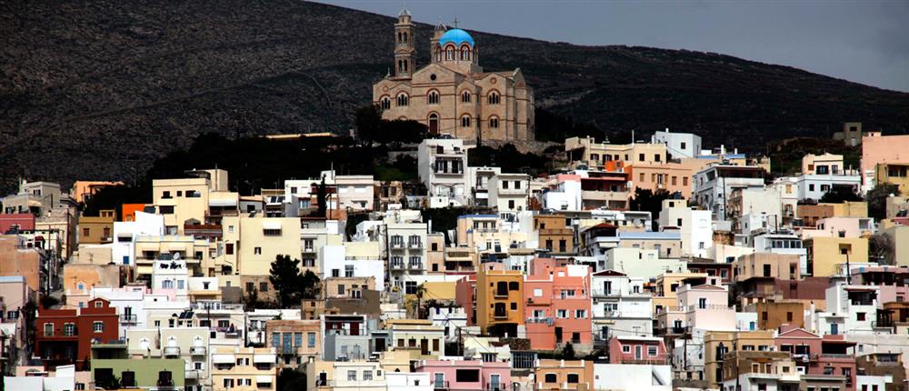 Τουρισμός (νησιά, τοπία και χαρακτηριστικές φωτό) Τουρισμός (νησιά, τοπία και χαρακτηριστικές φωτό)