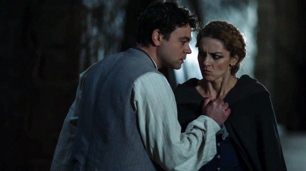 Η Μάγισσα Φλεγόμενη καρδιά Η Μάγισσα Φλεγόμενη καρδιά