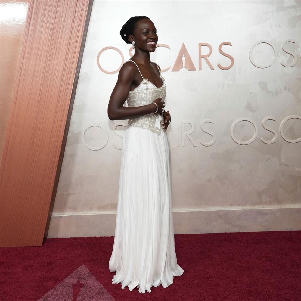 εμφανισεις lupita