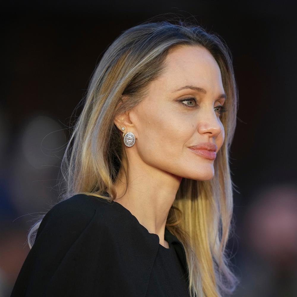 Angelina Jolie Angelina Jolie