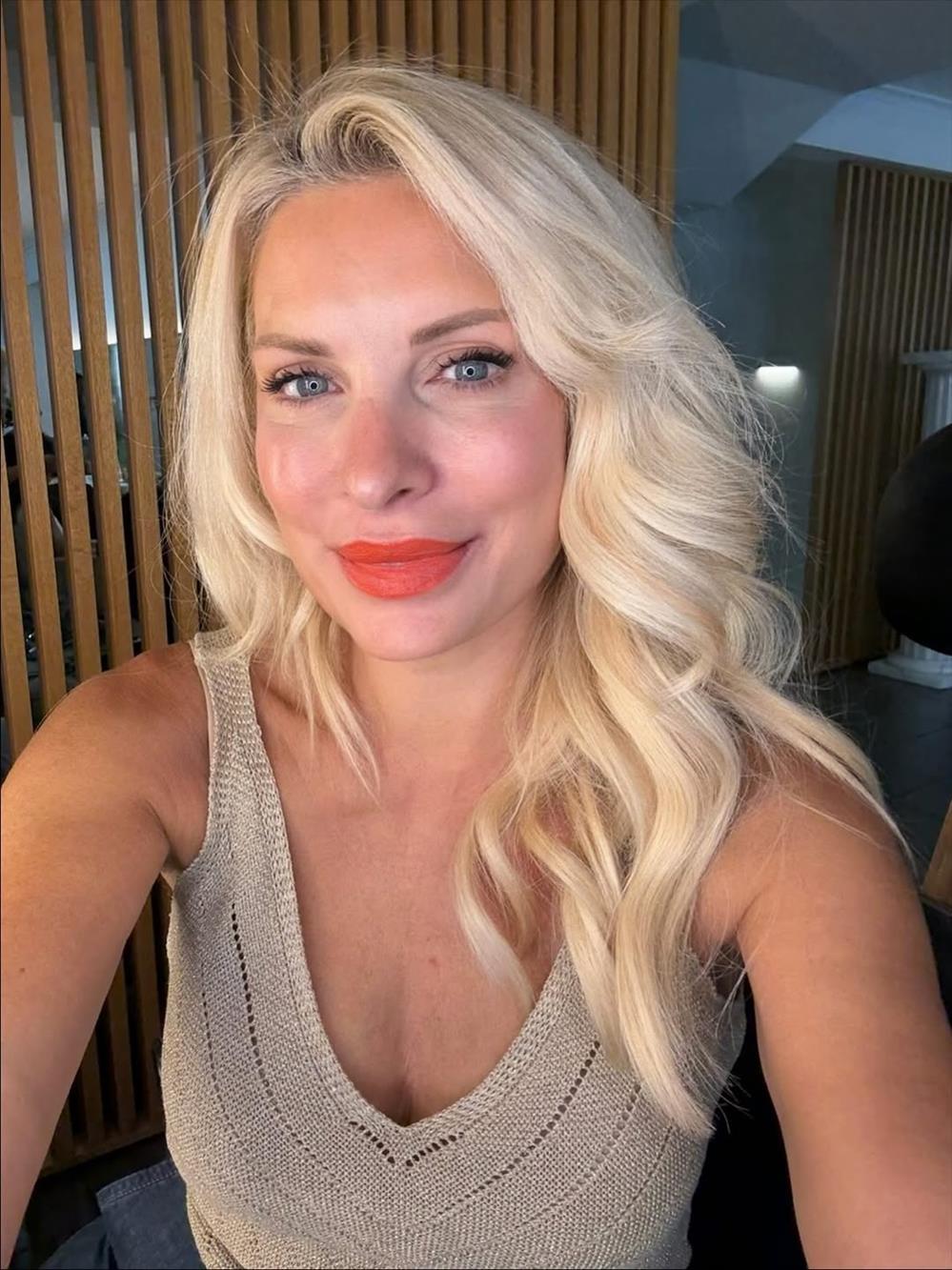 ΕΛΕΝΗ ΜΕΝΕΓΑΚΗ