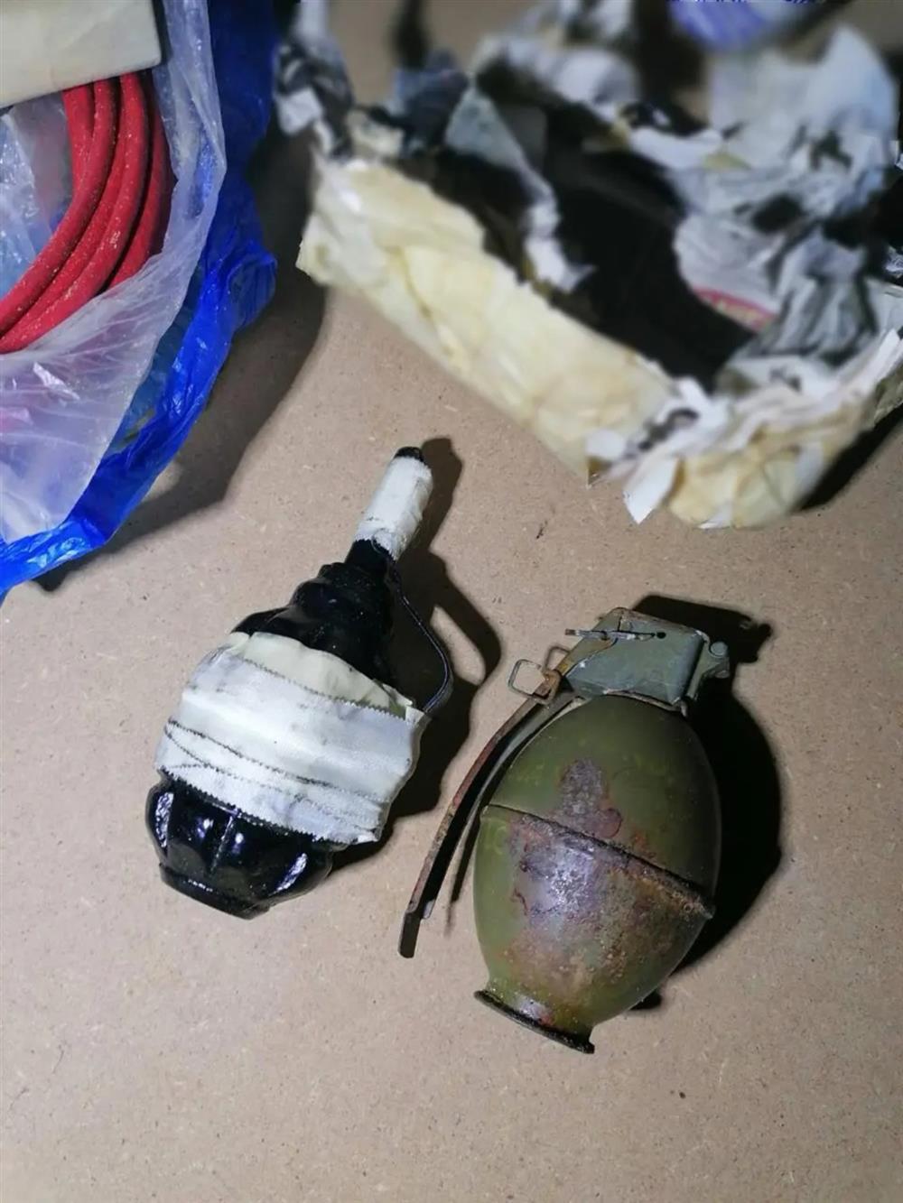 Λάρισα - οπλοστάσιο - έγκλημα - χειροβομβίδα Λάρισα - οπλοστάσιο - έγκλημα - χειροβομβίδα