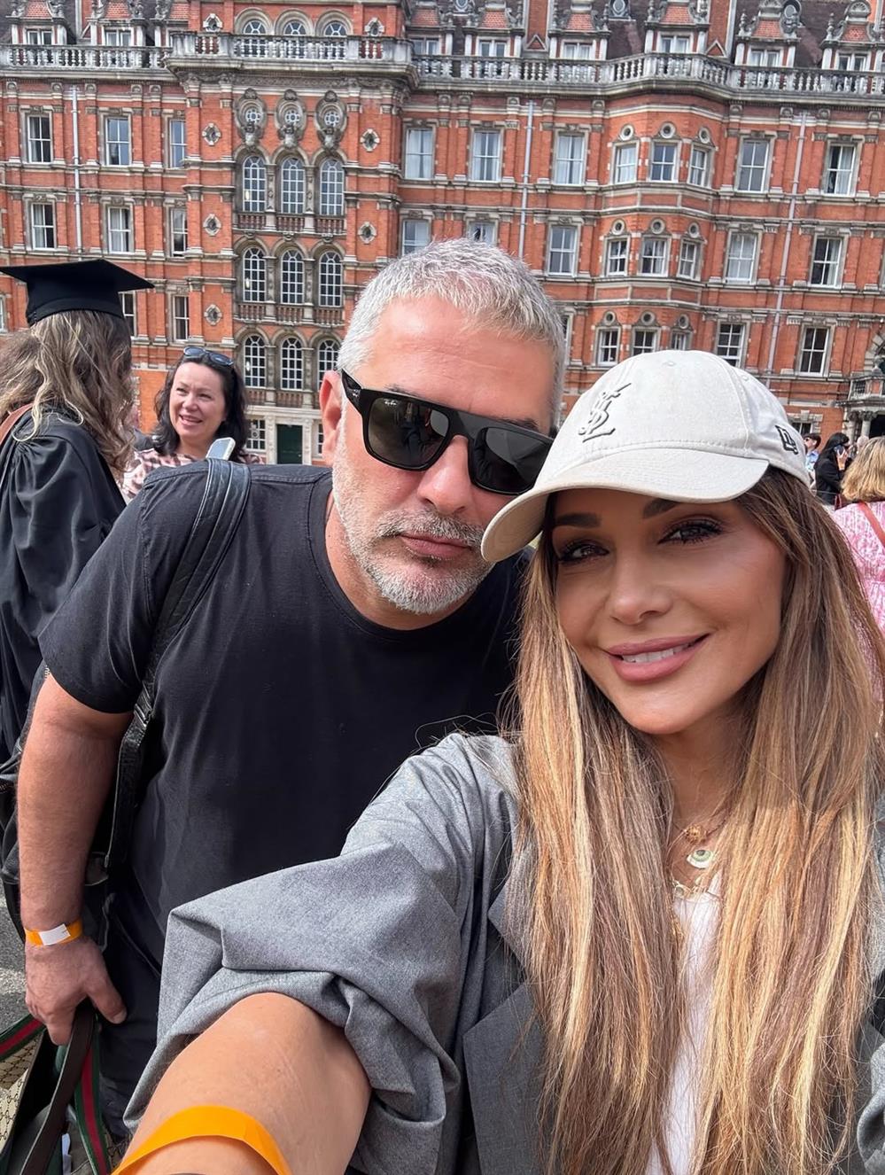 Μελίνα Νικολαίδη - Δέσποινα Βανδή Μελίνα Νικολαίδη - Δέσποινα Βανδή