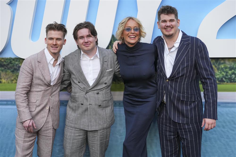 Σάρον Στόουν Σάρον Στόουν