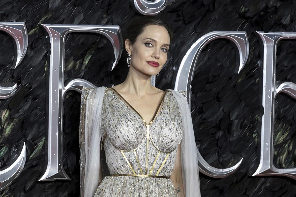 Αντζελίνα Τζολί Αντζελίνα Τζολί