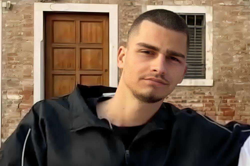 Λάρισα - Πυροσβέστης - Τοίχος