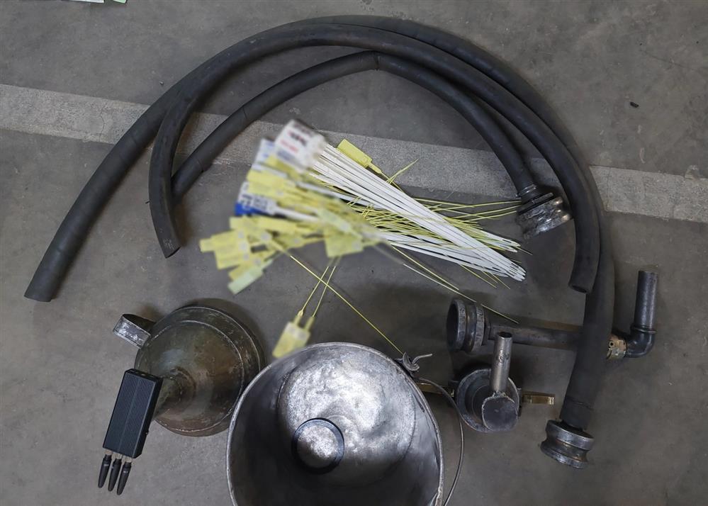 ΛΑΘΡΑΙΟ - ΕΜΠΟΡΙΟ - ΚΑΥΣΙΜΑ