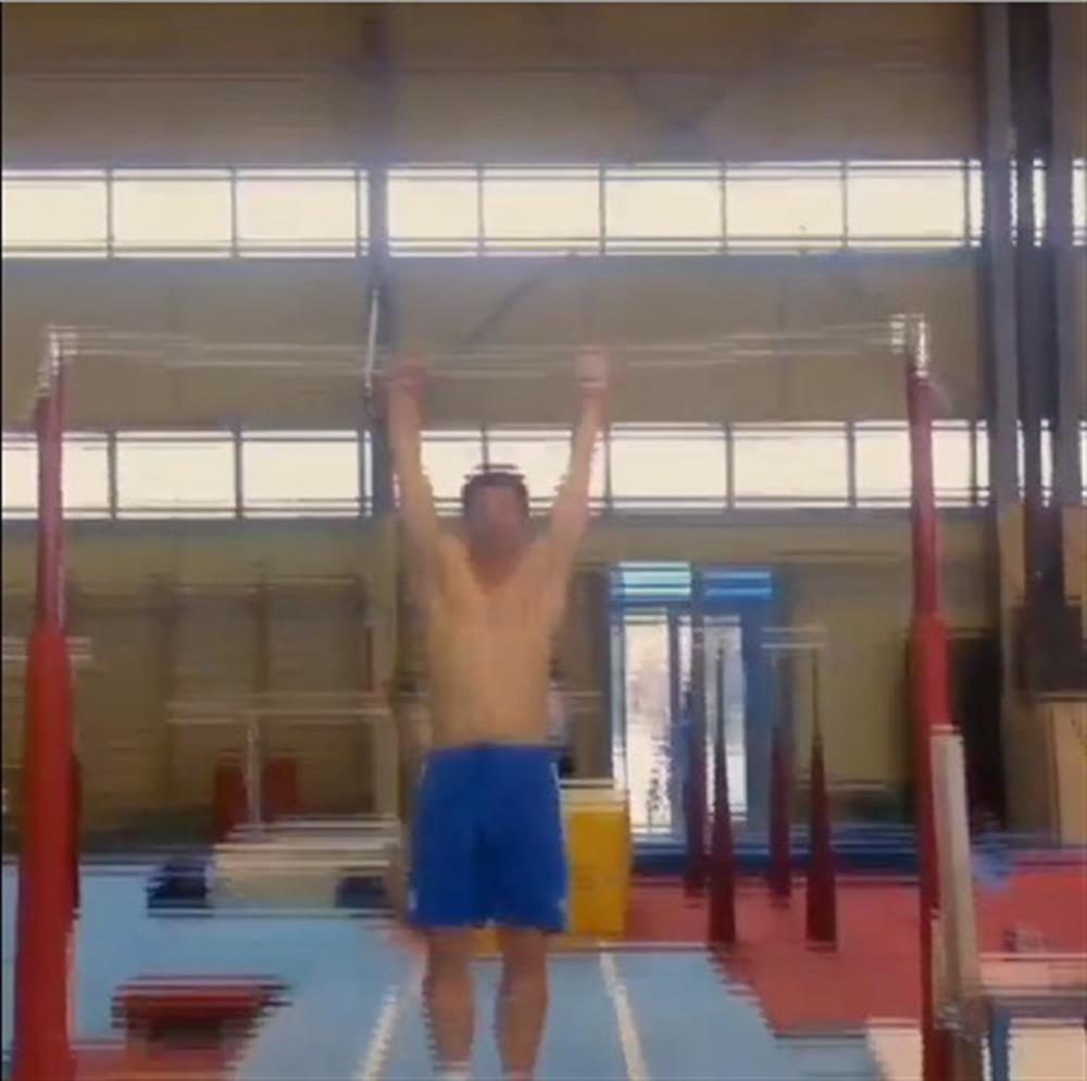 O Σάκης Ρουβάς προπονείται