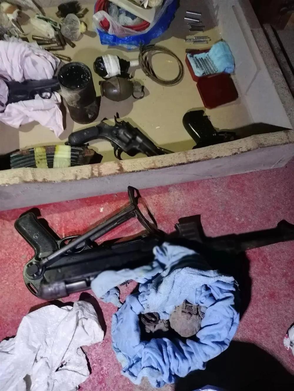 Λάρισα - οπλοστάσιο - έγκλημα - χειροβομβίδα Λάρισα - οπλοστάσιο - έγκλημα - χειροβομβίδα