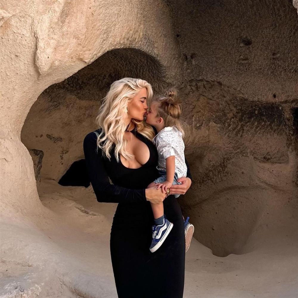 Ιωάννα Τούνη: Το εντυπωσιακό χριστουγεννιάτικο δέντρο που στόλισε στο σπίτι της στη Θεσσαλονίκη