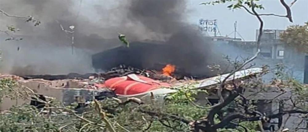 ΙΝΔΙΑ - ΣΥΝΤΡΙΒΗ - ΑΕΡΟΠΛΑΝΟ