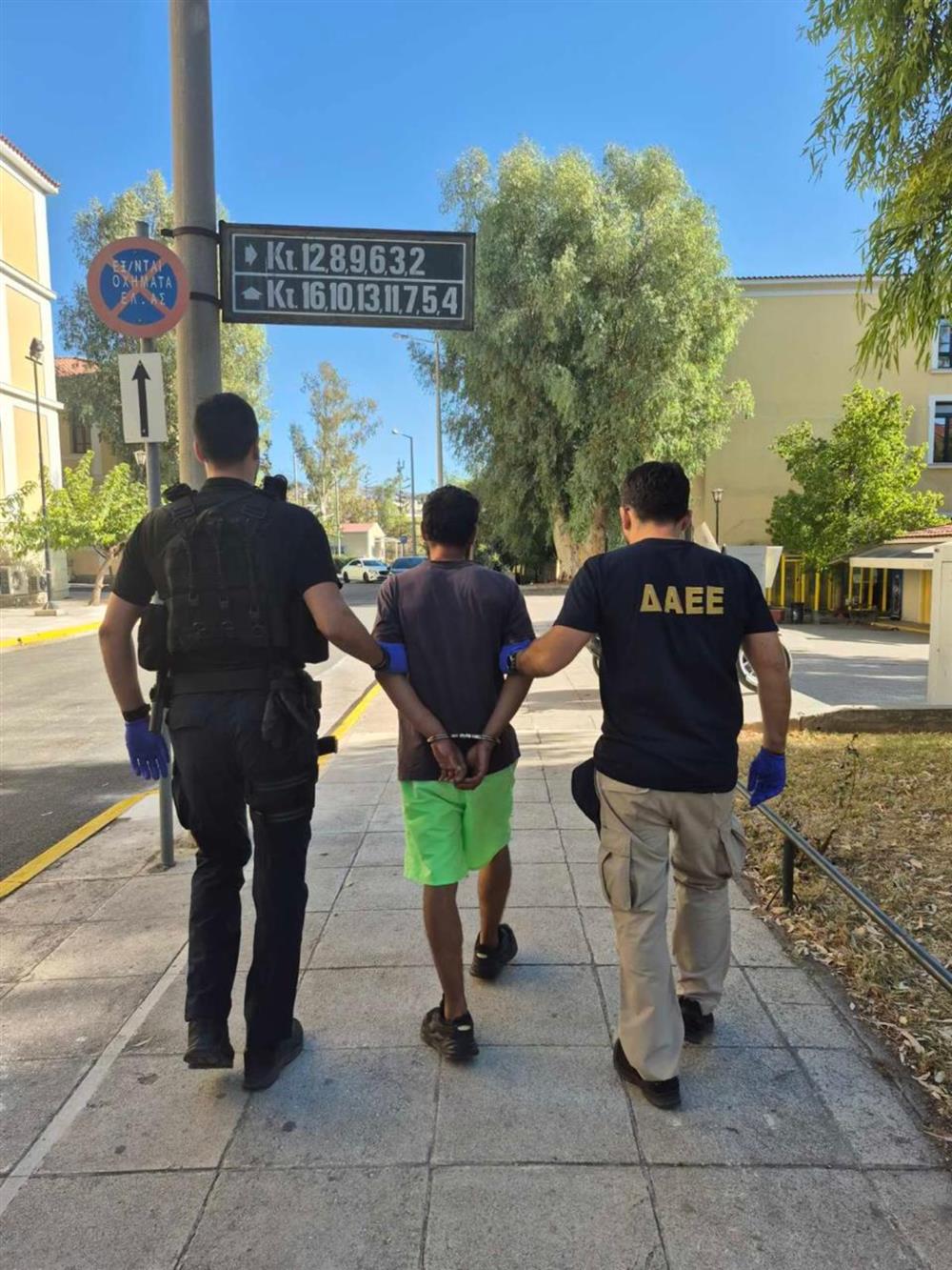 Υμμητός:Σύλληψη εμπρηστή επιδειξία