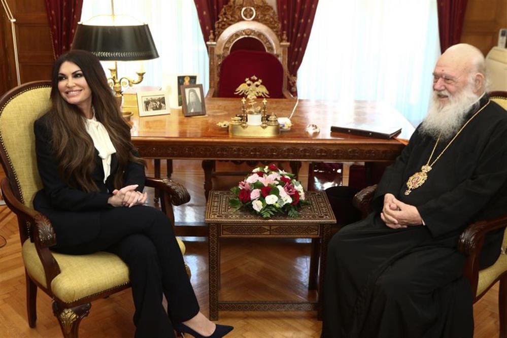 Κίμπερλι Γκίλφοϊλ - Ιερώνυμος