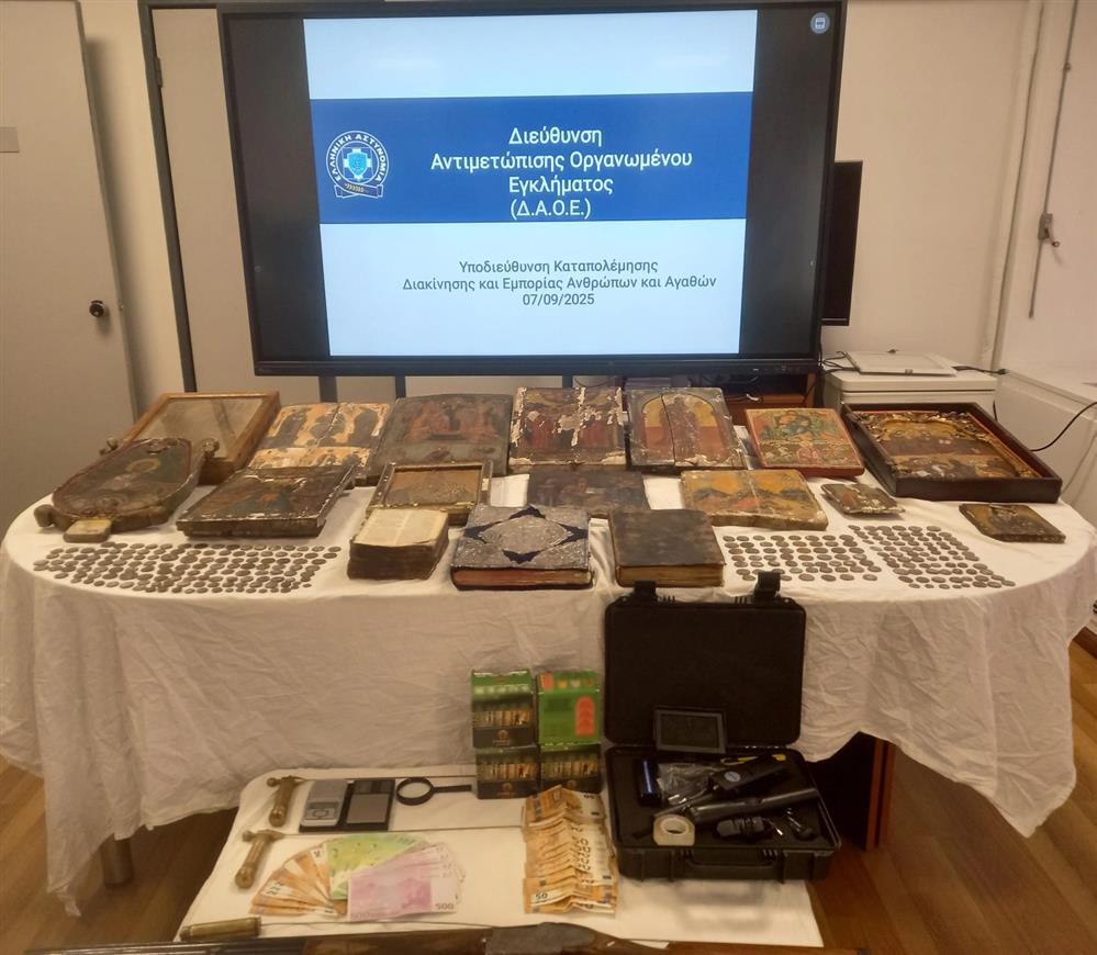 αρχαιοκαπηλια - ηγουμενος