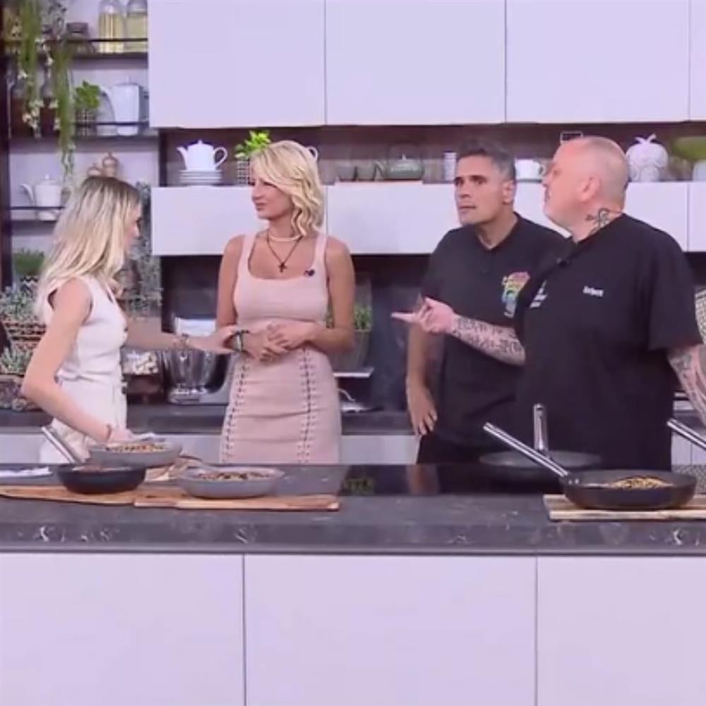 Από την εκπομπή της Χρηστίδου στο πλατό της Σκορδά: "Ο Δημήτρης Ουγγαρέζος ήταν καθηγητής μου, αλλά δε θυμάμαι το μάθημα"
