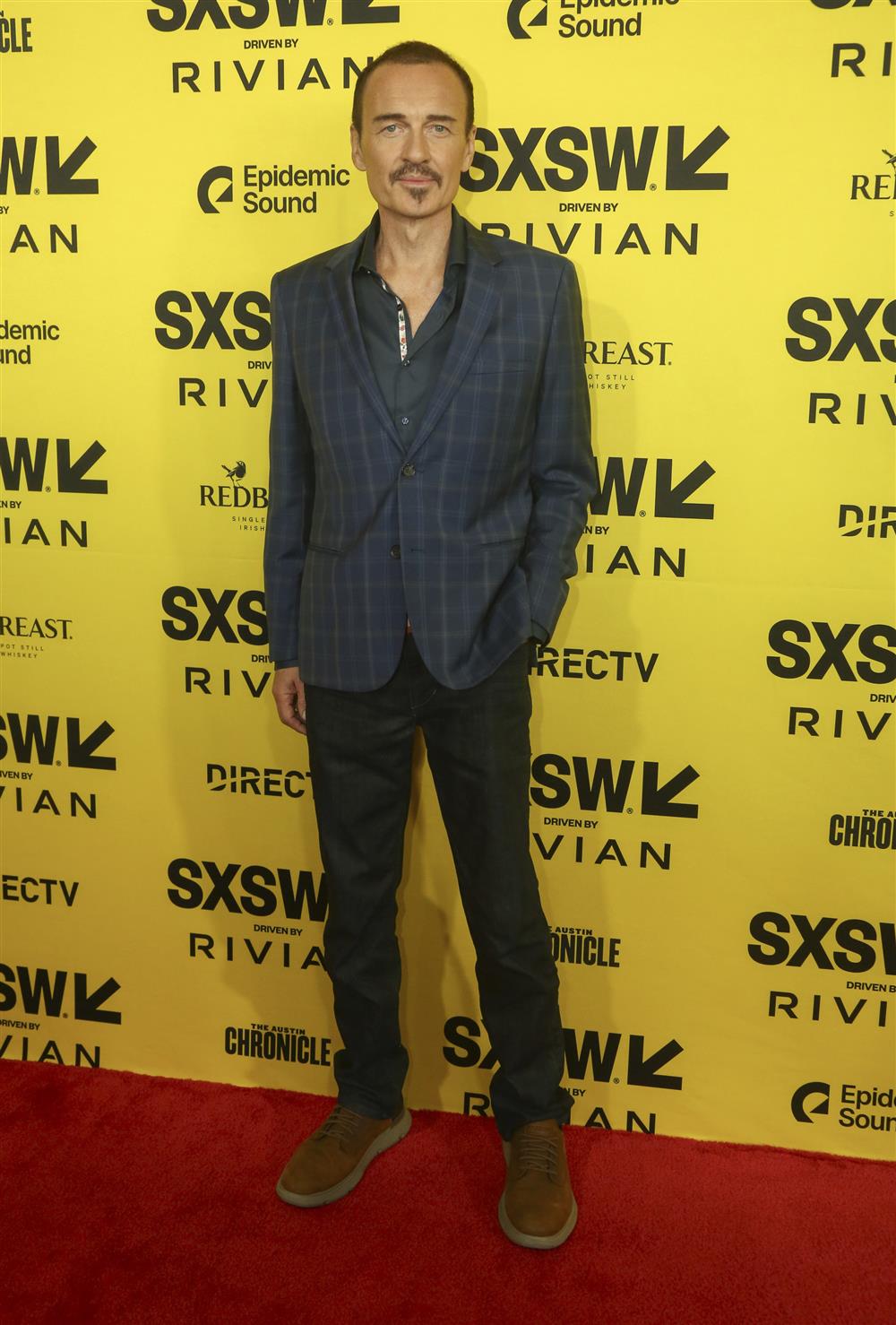 Τζούλιαν ΜακΜάχον Τζούλιαν ΜακΜάχον