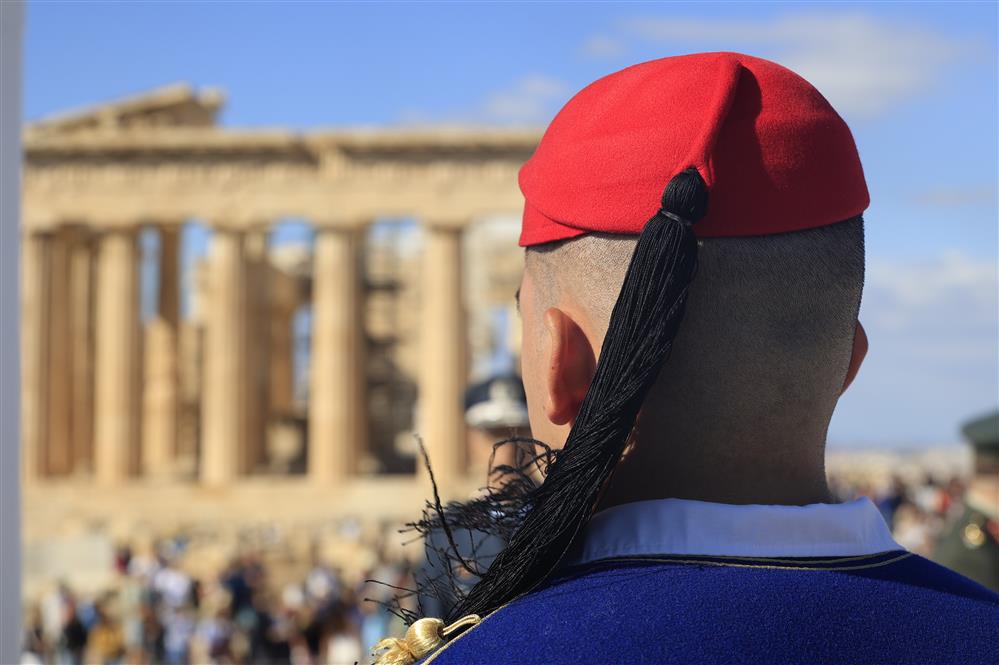 Έπαρση σημαίας - Ακρόπολη