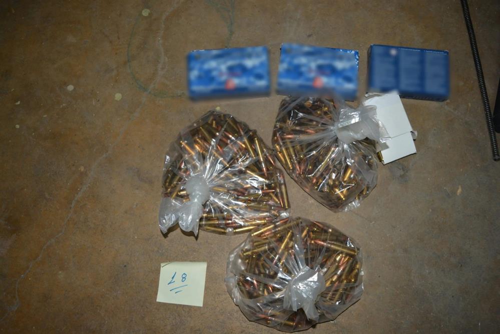 όπλα - οπλοστάσιο - περίστροφο - εκρηκτικά - ναρκωτικά