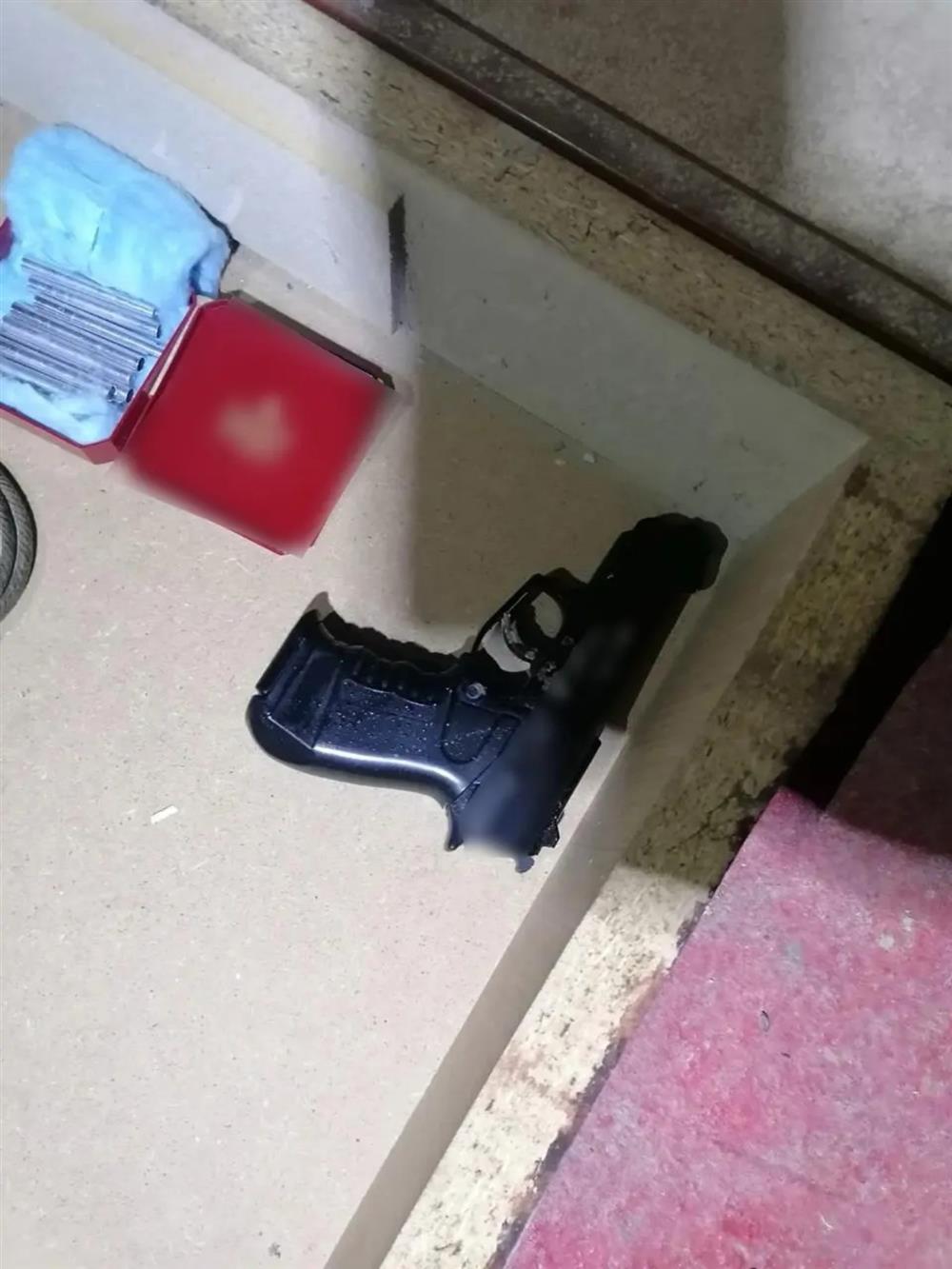 Λάρισα - οπλοστάσιο - έγκλημα - χειροβομβίδα Λάρισα - οπλοστάσιο - έγκλημα - χειροβομβίδα