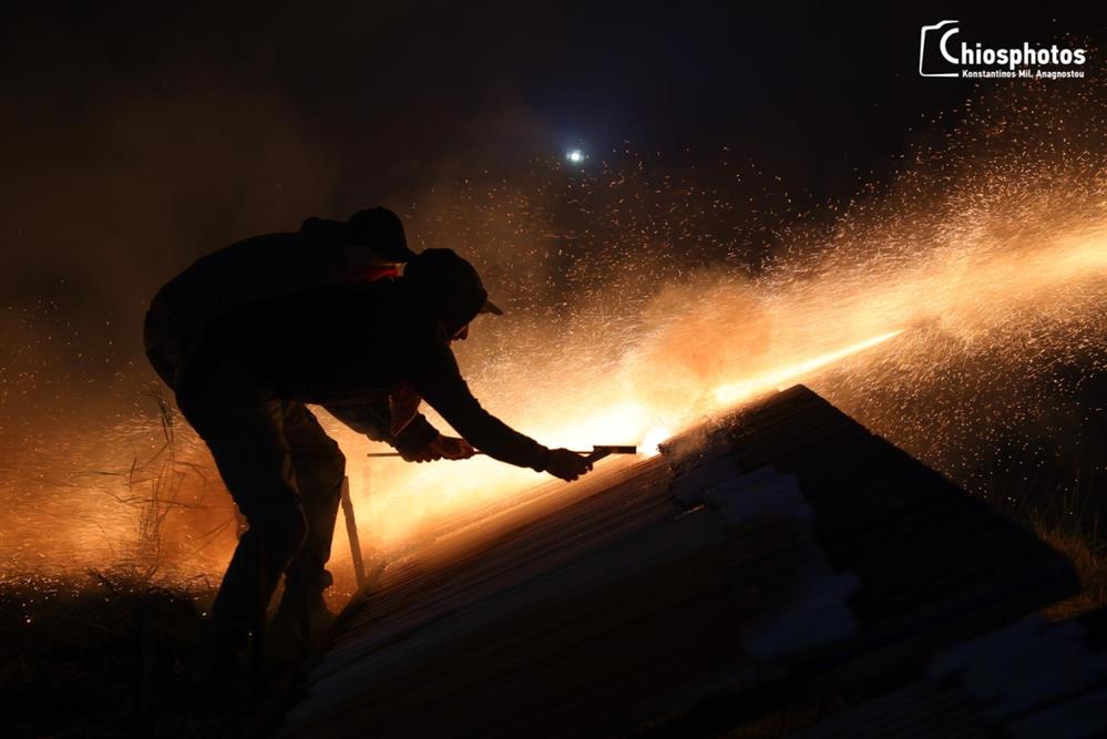 Βροντάδο - Χίος - Ρουκετοπόλεμος - Πάσχα Βροντάδο - Χίος - Ρουκετοπόλεμος - Πάσχα