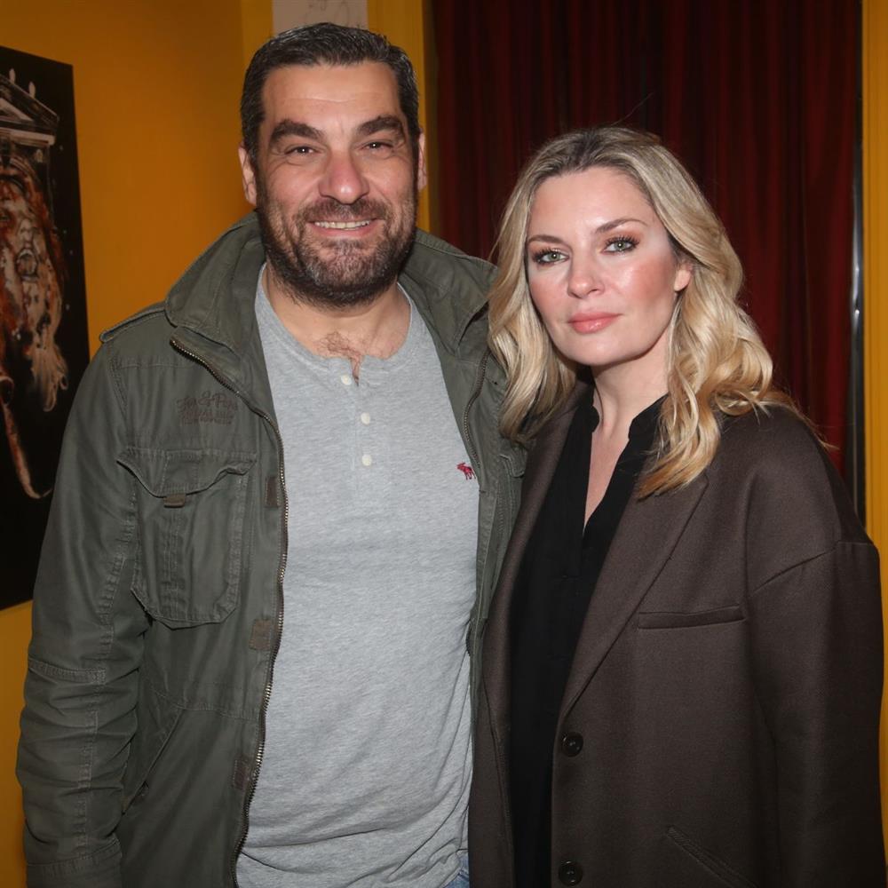 Ελισάβετ Μουτάφη: Φωτογραφίζει τον γιο της Δημήτρη να παίζει στην παραλία
