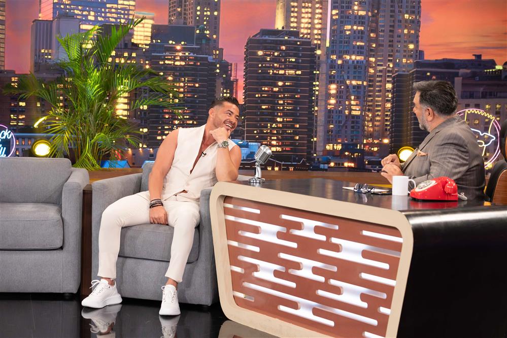 Αρναουτογλου καλεσμενοι