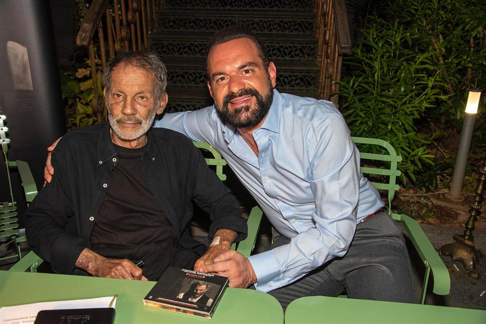 Σταύρος Ξαρχάκος