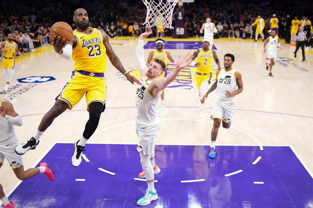 Λέικερς - Γιούτα Τζαζ - Ντόντσιτς