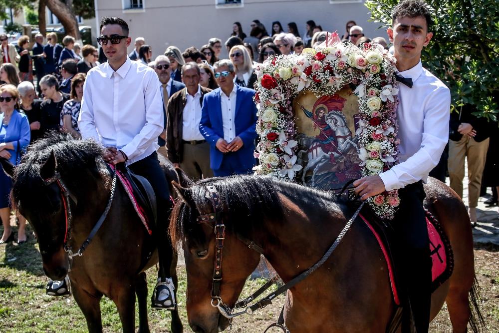 ΠΕΡΙΦΟΡΑ ΤΗΣ ΕΙΚΟΝΑΣ ΤΟΥ ΑΓΙΟΥ ΓΕΩΡΓΙΟΥ ΣΤΟΥΣ ΓΟΝΝΟΥΣ ΤΟΥ ΝΟΜΟΥ ΛΑΡΙΣΑΣ