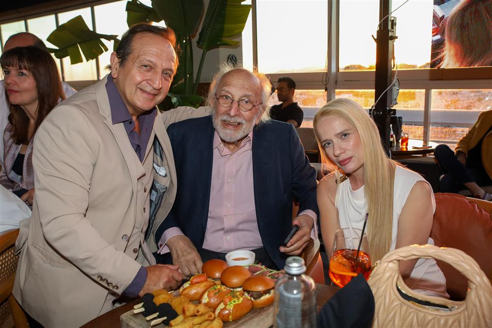 10 χρόνια Ζήνα