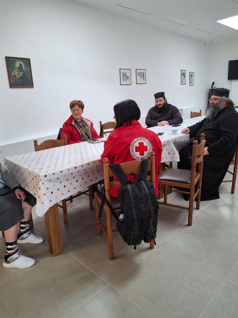 ΕΡΥΘΡΟΣ ΣΤΑΥΡΟΣ -  ΑΣΚΗΣΗ ΕΚΚΕΝΩΣΗΣ ΣΤΟ ΓΗΡΟΚΟΜΕΙΟ ΘΗΡΑΣ