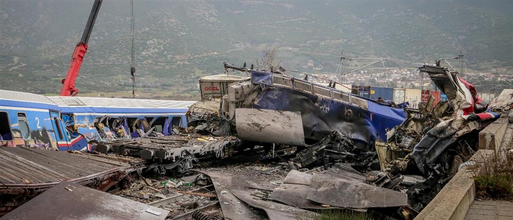 Τέμπη - Σιδηροδρομικό δυστύχημα - σύγκρουση τρένων