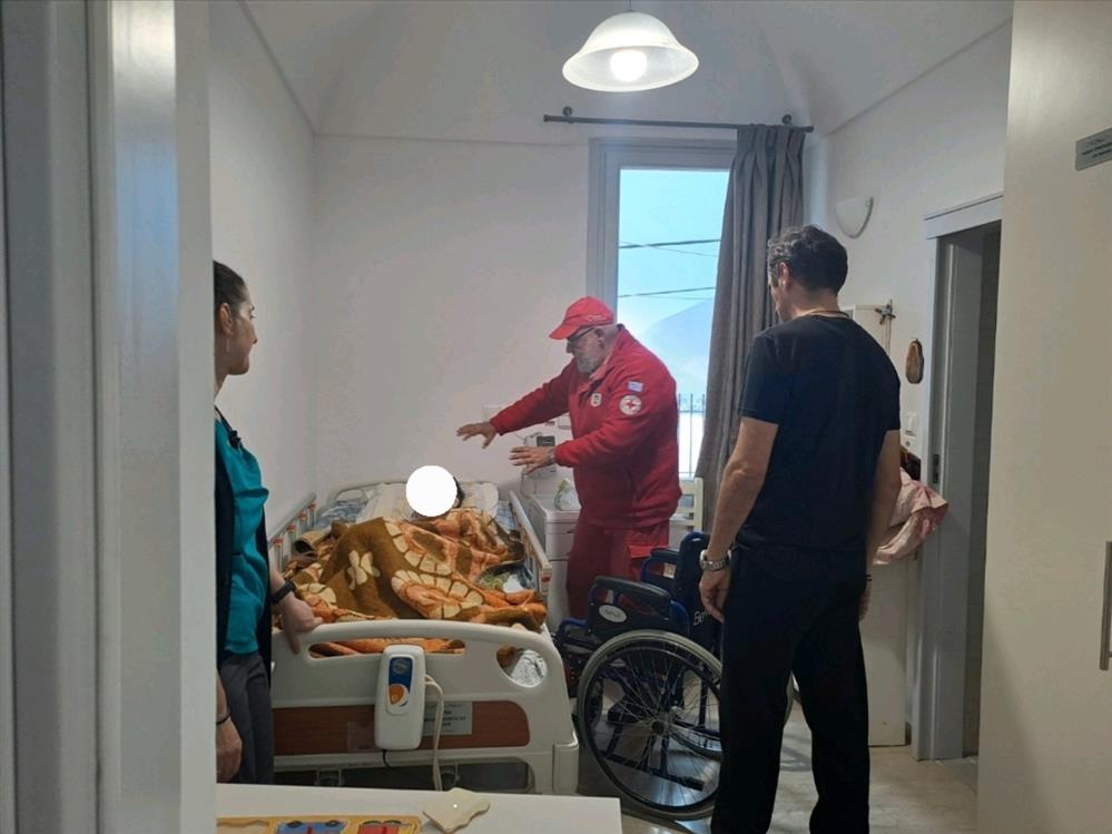 ΕΡΥΘΡΟΣ ΣΤΑΥΡΟΣ -  ΑΣΚΗΣΗ ΕΚΚΕΝΩΣΗΣ ΣΤΟ ΓΗΡΟΚΟΜΕΙΟ ΘΗΡΑΣ