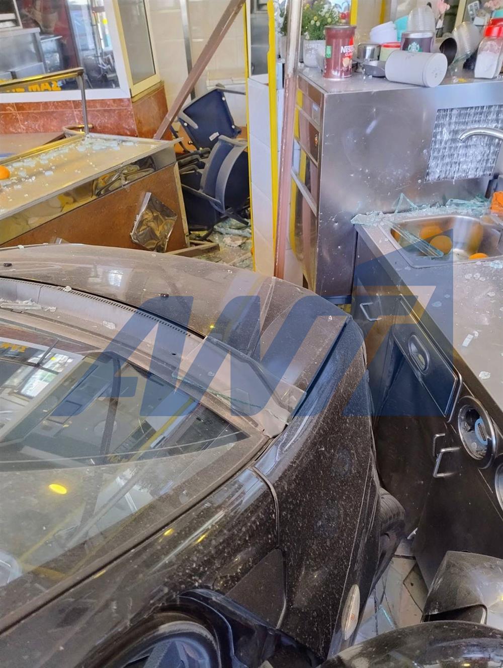 Περιστέρι - αυτοκίνητο - κατάστημα