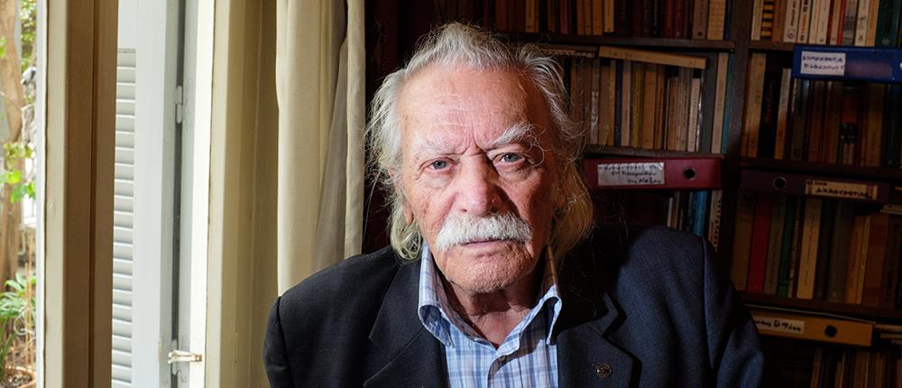 Μανώλης Γλέζος