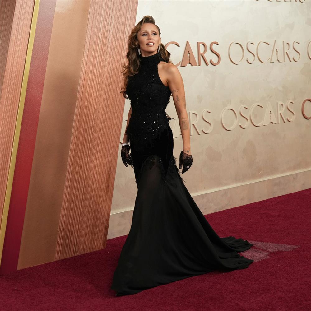 εμφανισεις miley