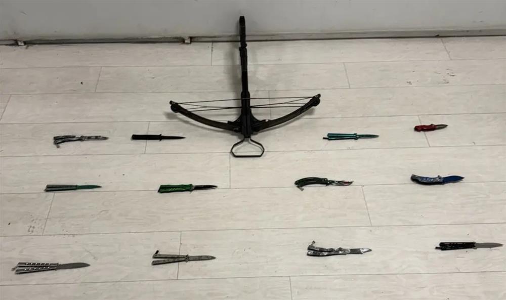 Περιστέρι - Μαγαζί - μαχαίρια - σπαθιά Περιστέρι - Μαγαζί - μαχαίρια - σπαθιά