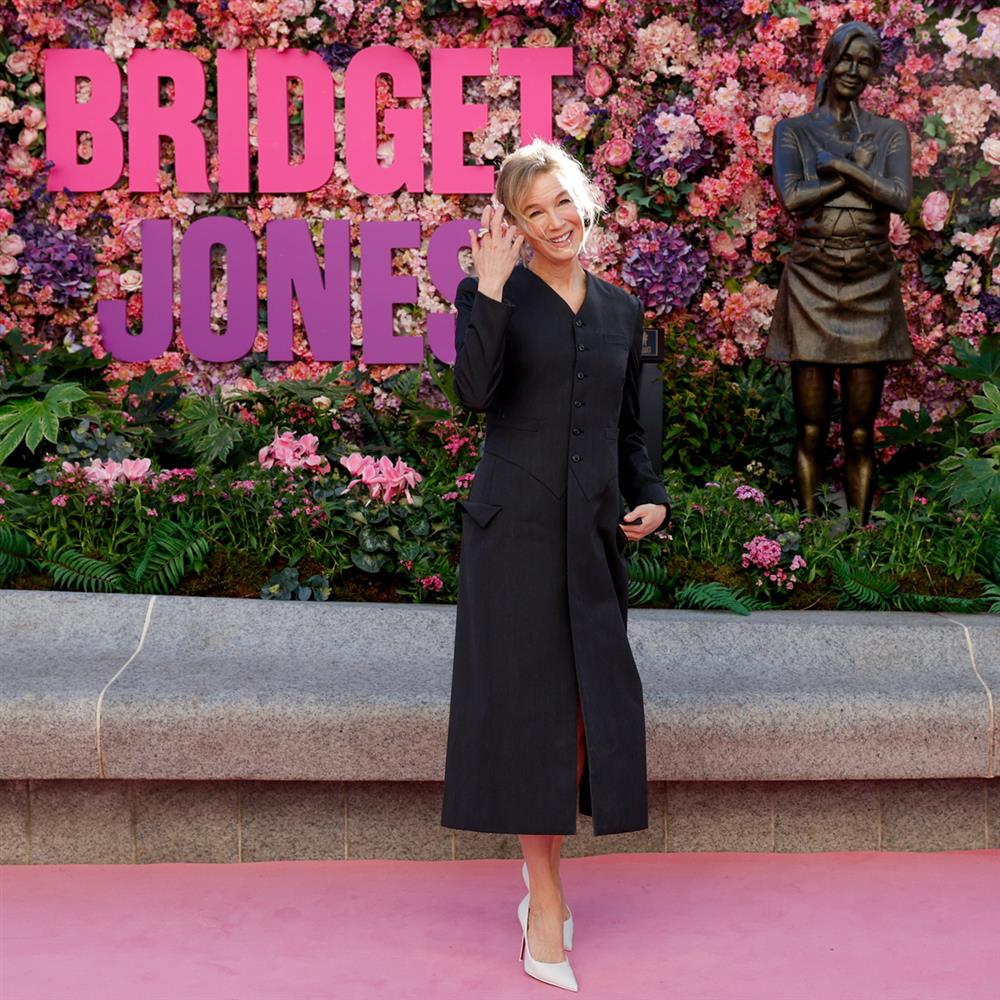 Bridget Jones: Έγινε άγαλμα στην πλατεία Λέστερ