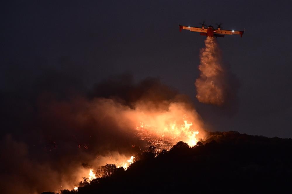 Φωτιά - Κερατέα - Καναντέρ - Βράδυ Φωτιά - Κερατέα - Καναντέρ - Βράδυ