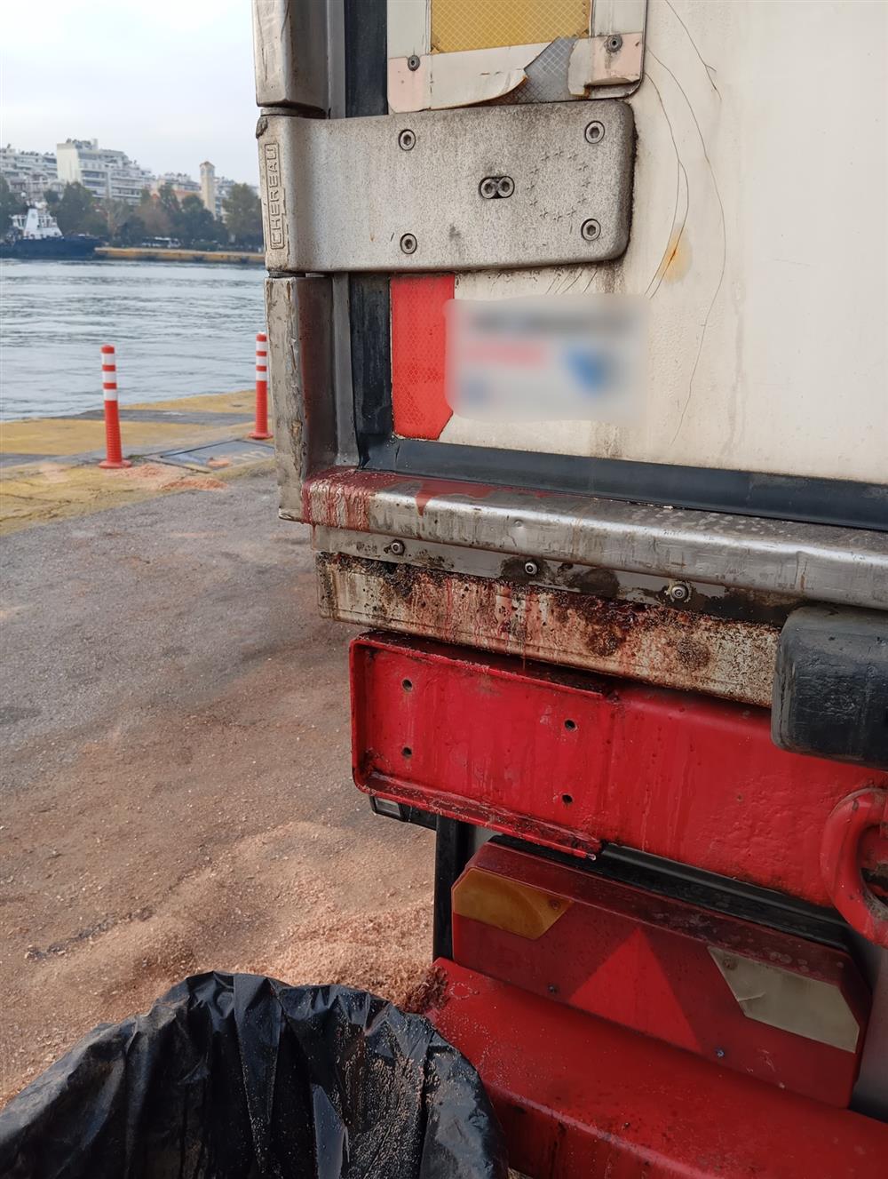 Φορτηγό - ζωικά υπολείμματα