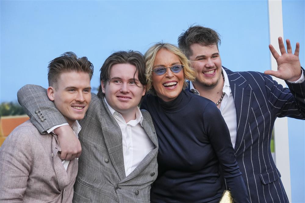 Σάρον Στόουν Σάρον Στόουν