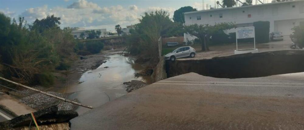 Κακοκαιρία Bora - Ρόδος - Φαληράκι - Κατάρρευση γέφυρας Κακοκαιρία Bora - Ρόδος - Φαληράκι - Κατάρρευση γέφυρας