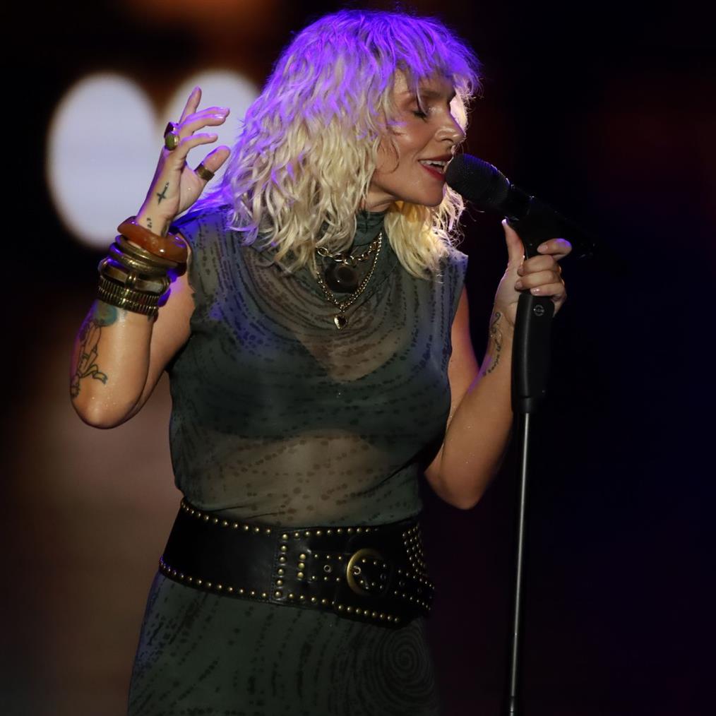 Ελεωνόρα Ζουγανέλη - "Καμιά Φορά": Το θρυλικό τραγούδι της Μαρινέλλας σε live ηχογράφηση