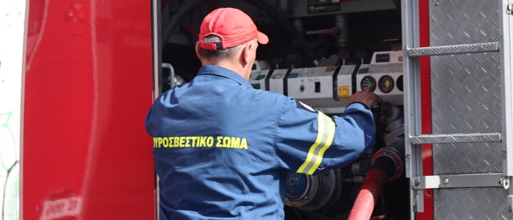 Σύνταγμα: Συναγερμός για φωτιά - Έκλεισε η οδός Καραγιώργη Σερβίας