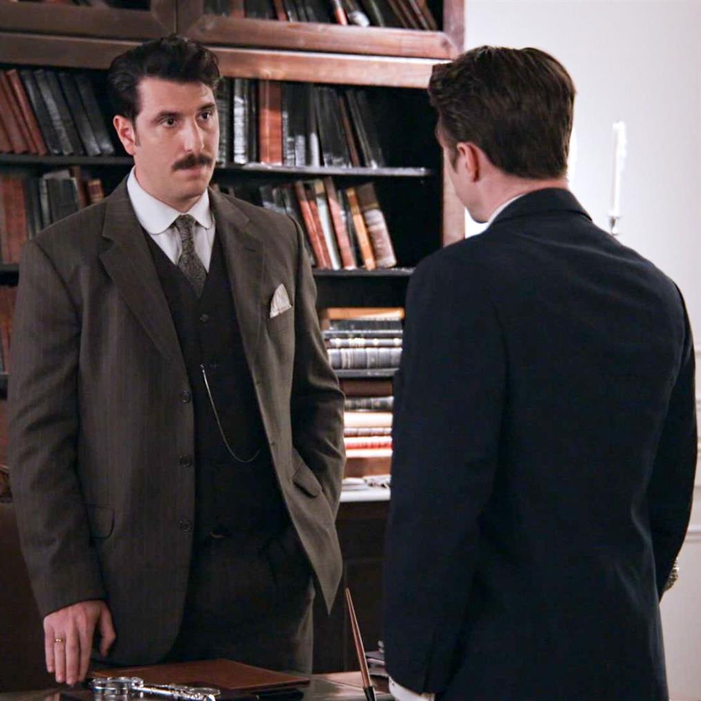 Grand Hotel: Ο Ρήγας διαβάζει το γράμμα στο οποίο ο Άρης κάνει ερωτική εξομολόγηση στην Αλίκη