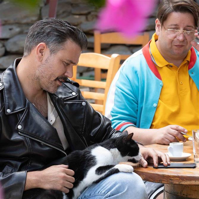 "Γιατί ρε πατέρα;": Δείτε τους πρωταγωνιστές της νέας κωμικής σειράς του ΑΝΤ1 σε ένα backstage βίντεο από τα γυρίσματα του trailer